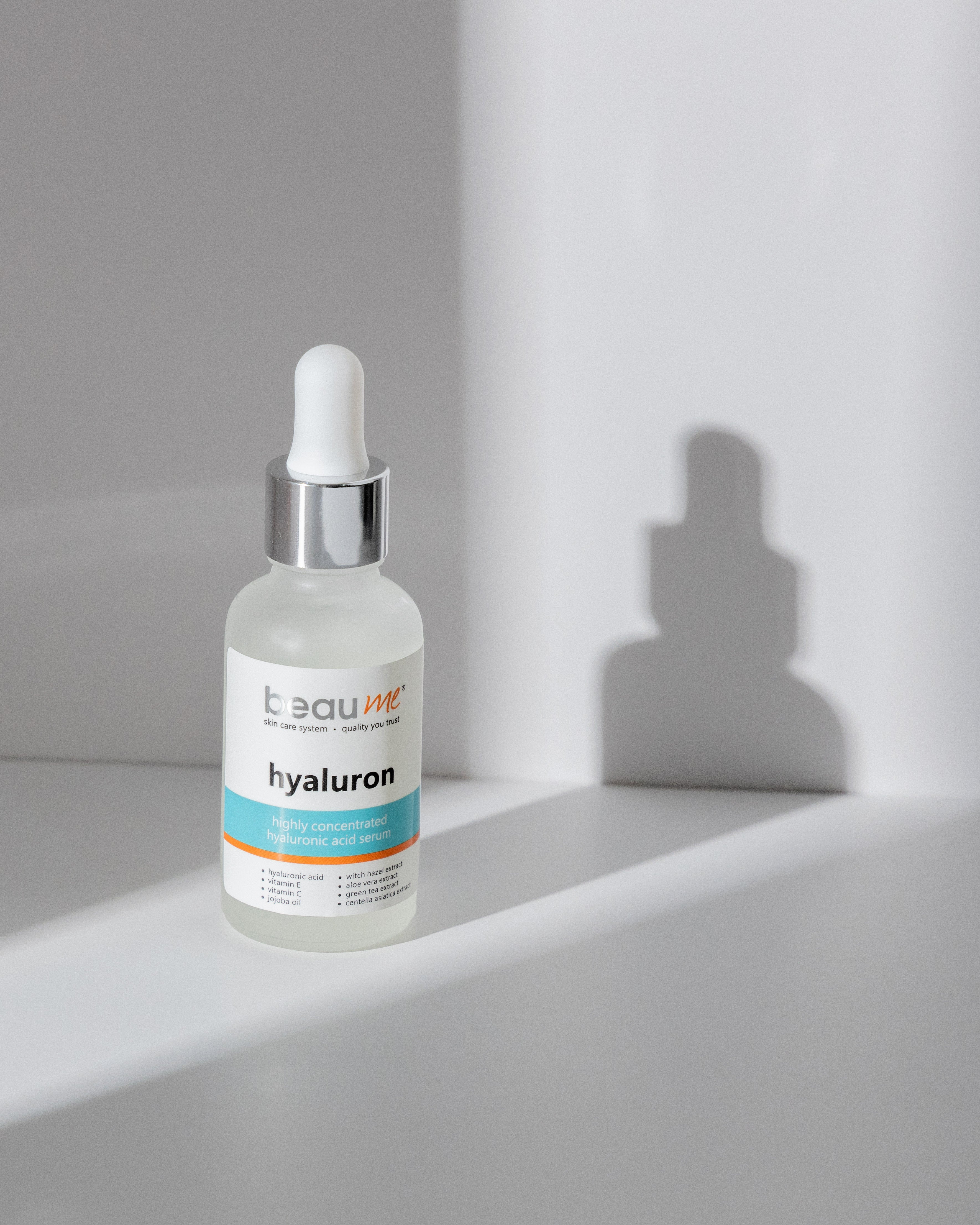 Highly Concentrated Hyaluronic Acid Serum - 30ml + Dermaroller